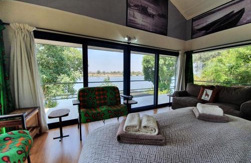 Komanyana Cabin | Kayube Estate Bungalows