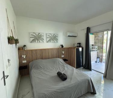 Grand-Bourg Apartment | Kaz' Kiki Coco