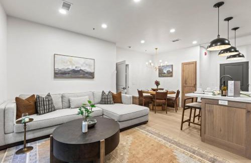 Downtown Park City Apartment | KBM Resorts Lift Lodge Walk to Ski Lift Elevator Access On Main St Hot Tub Restaurants Parking views LLC-103