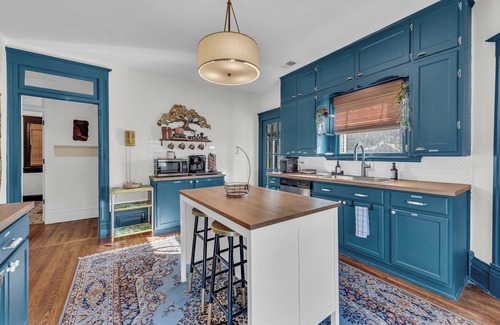 Rosedale House | KC Blvd Heights: Spacious 7BR Home, Central Locale