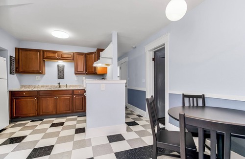 Hyde Park House | KC Parkside walkout - walkable to The Plaza and The Nelson