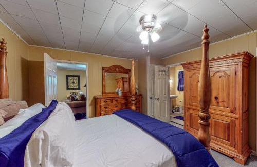 Avinger House | Keepin' it Reel