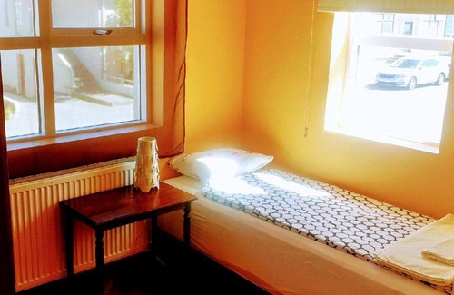 Innri-Njarthvik House | KEFBED Town Center