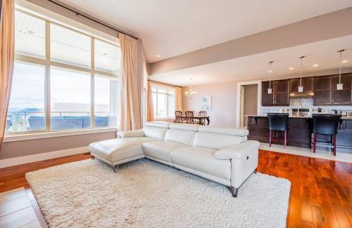 Southwest Mission House | Kelowna Spacious Upper Floor 2BD