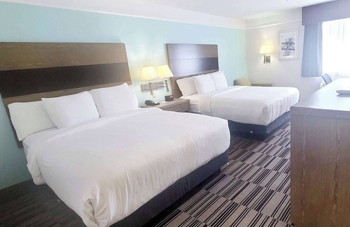 El Lago Hotel | Kemah Edgewater Hotel, SureStay Collection by Best Western
