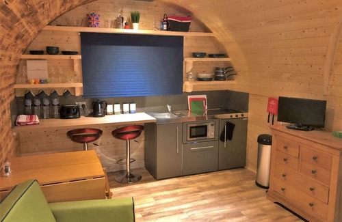 Saint John's Town of Dalry Cottage | Kendoon Cabin - a pod that sleeps 2 guests in 1 bedroom
