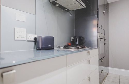 Jesmond Apartment | Kensington House by Warren Collection