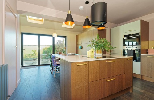 Petham Cottage | KENT DOWNS COTTAGE, pet friendly, with a garden in Chartham