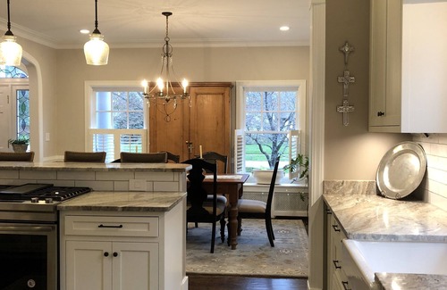 Strathmoor Manor House | Kentucky at its best! Historical meets modern amenities!