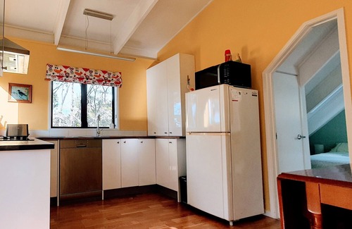 Stanmore Bay Cottage | Kereru Cottage - private bach with sea view