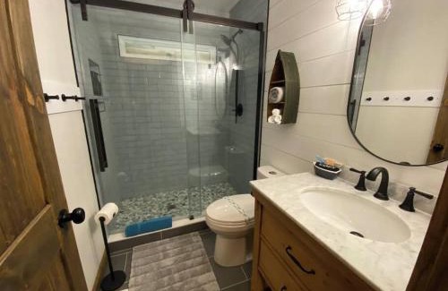 Manson Apartment | Kerr Lake-Pvt Dock included-Beach area and Cove