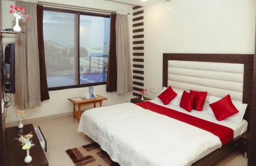 Khandwa Hotel | Kesar Residency