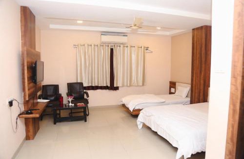 Khandwa Hotel | Kesar Residency
