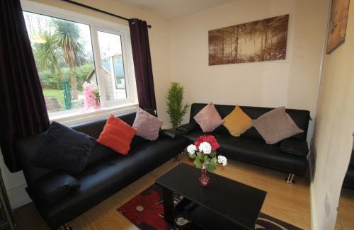 Chesterfield House | Keswick House Chesterfield by Smart Corporate Stays