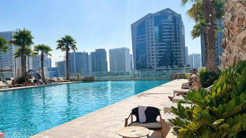Discovery Gardens Apartment | Keyrock Living - Elite Escape at Maison Prive