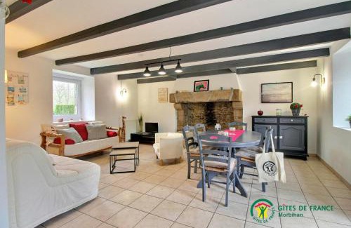 Lauzach House | Kezeg ar lann