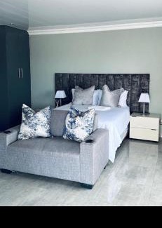 Mamaolo Cabin | KGADITSE ROAD LODGE