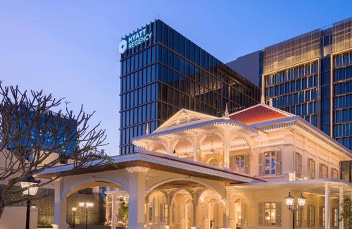 Daun Penh Hotel | 101 m² Hotel ∙ 2 bedrooms ∙ 127 guests