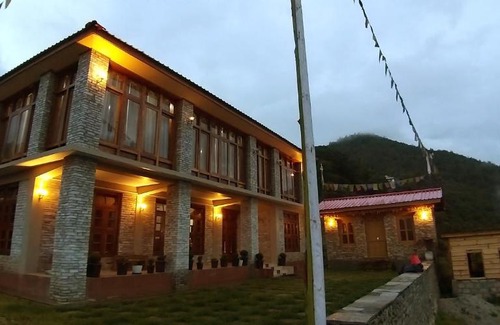 Bomdila House | Kharjap Homestay