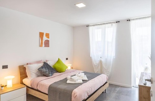 Quarto Cagnino Apartment | KHL APARTMENTS - SanSiro, Milano