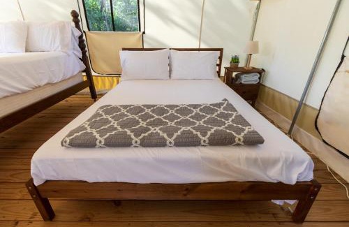 Coldspring Other | Khushatta Hills Ranch Glamping - Mom Mollie