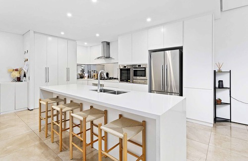 Kiama Apartment | Kiama Seaside Getaway - Just 1 1/2 hours south of Sydney - up to 4 Adults and 2 children