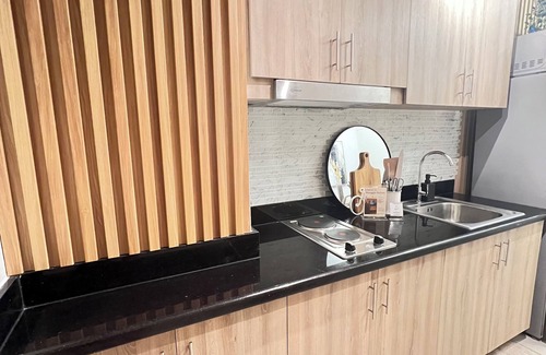 Tambo Apartment | Kick back and relax in this calm, stylish space at the heart of the city!