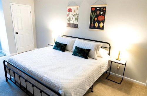 Belden House | Kid and Pet-Friendly Lake Glamping in Tupelo, Mississippi