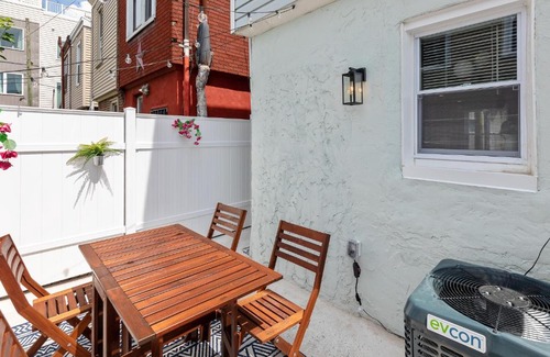 Fishtown House | Kid-Friendly Fishtown Family Retreat with Game Room