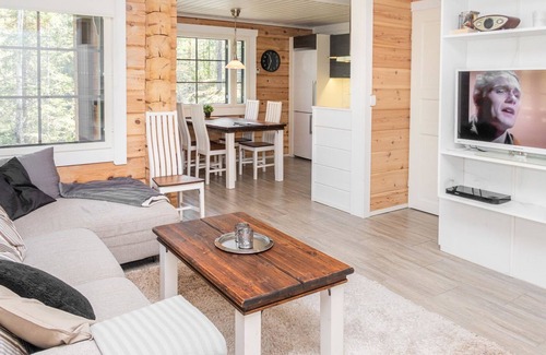 Kuusamo House | Kiehtäjän Lahti by Interhome