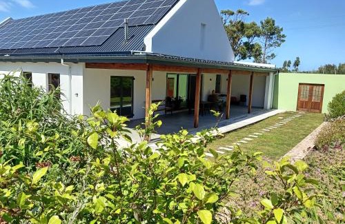 Gansbaai House | Kiepersol