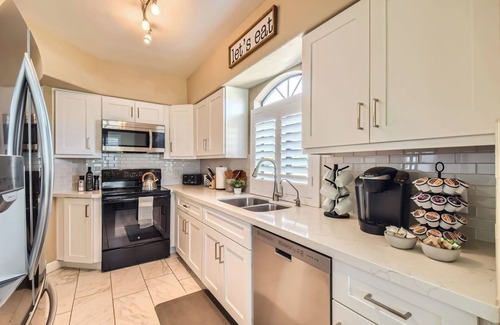 North Scottsdale Condo | Kierland Pool & Hot Tub + Gym TPC Golf