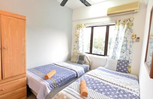Kampung Meraga Beris Apartment | Kijal Family Apartment