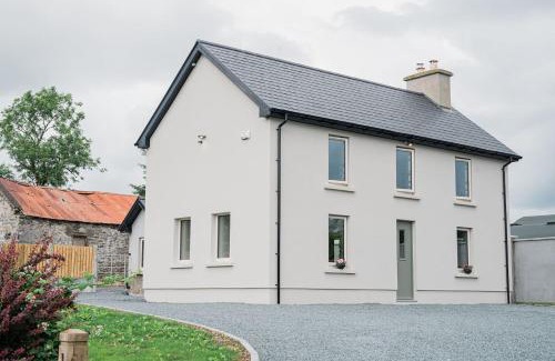 Killarney House | Killarney Old School Road sleeps 6