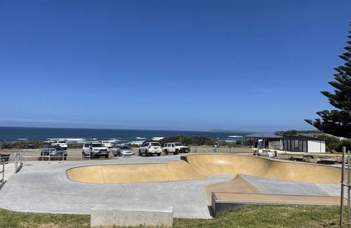 Kilcunda House | Killy Views Stunning Oceanfront View, Pet Friendly, Fireplace sleeps 7, 10 minutes to Phillip Island FREE EV Charging station (7kW)
