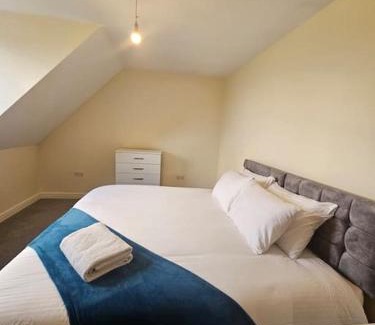 Burton on Trent House | Kiln Lodge- Stunning 4 bed house