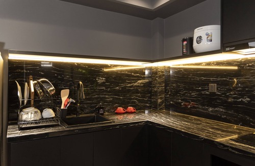 District 10 Apartment | Kin Wander Tan Binh, The Mountain
