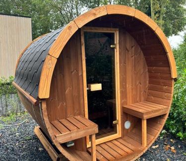 Municipality of Harderwijk Ski Chalet | Kindvriendelijk luxe chalet in de bossen met privé sauna