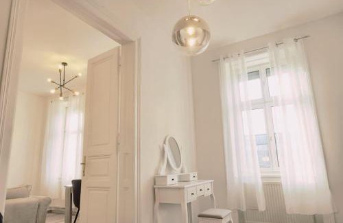 Himmelpfortgrund Apartment | King bed free parking fast wifi pet friendly