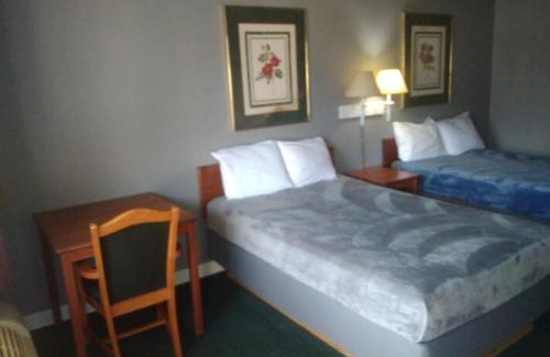 Livingston Apartment | King Bed Hotel Studio 127