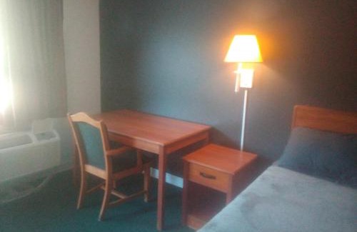 Livingston Apartment | King Bed Hotel Studio 232