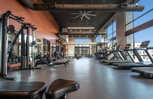 Redwood City Apartment | KING BED - Luxury 2 Bed 2 Bath By Stanford, SFO & Tech Giants in Menlo Park, CA