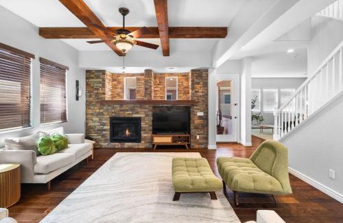 Montecito in Estrella House | King bed Pool Fire Pit Office
