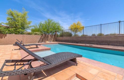 Montecito in Estrella House | King bed Pool Fire Pit Office