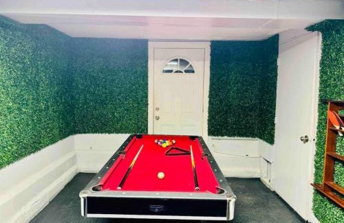 Kenmore House | King Beds -Pet Friendly Fully Fenced Yard