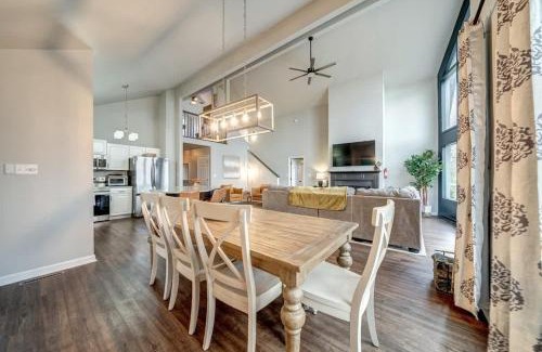 The Woods House | King Beds with Hot Tub Arcade & Golf Course View