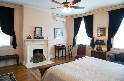 Old Southwest Bed & Breakfast | King George Inn