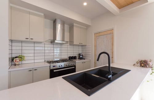 Healesville House | King Parrott Healesville