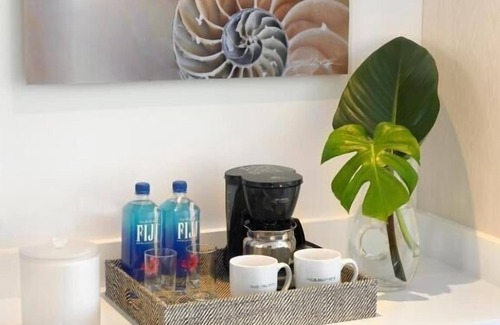 Bay Harbor Islands Apartment | King Room Near Pura Vida MIA