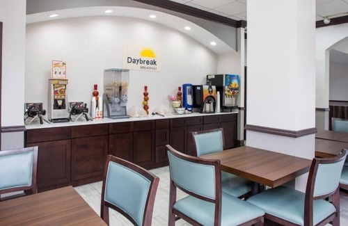 Orlando Apartment | King Room Near Waffle House ORL